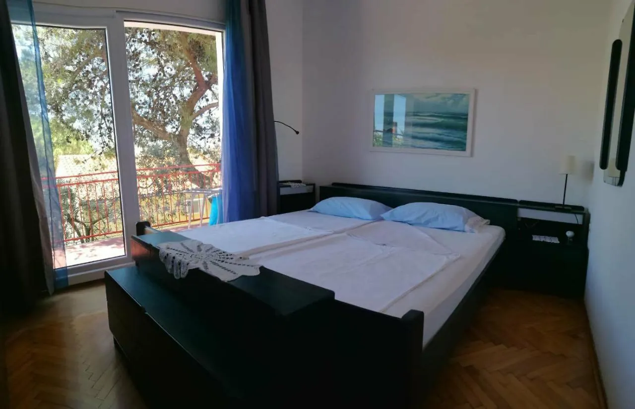 House Fras With Two Apartments Premantura Chorvatsko