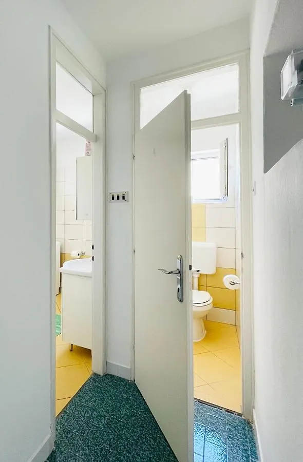 House Fras With Two Apartments Premantura 0*,
